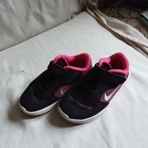 Black,pink & white Nike size  9